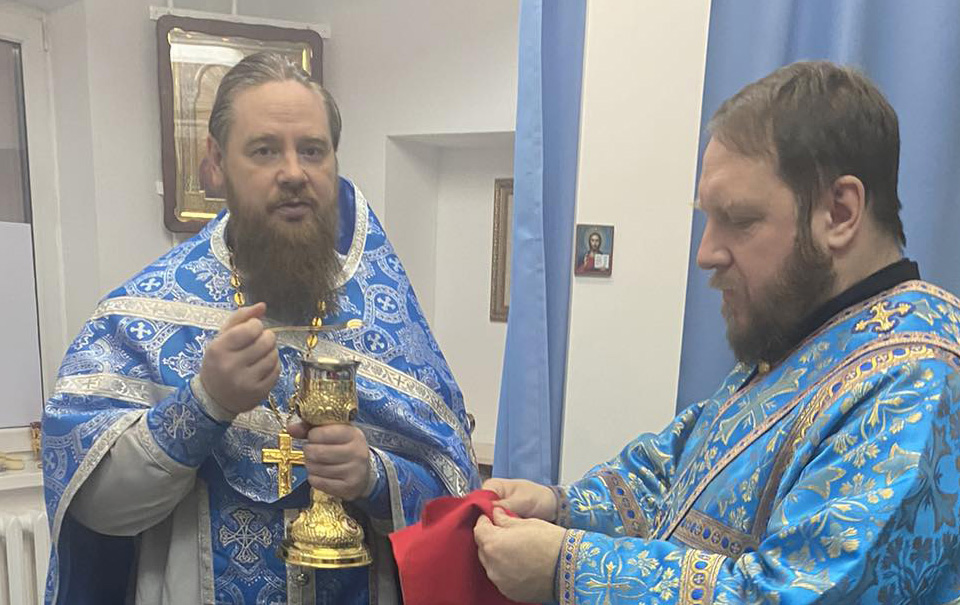 В православной часовне больницы провели литургию