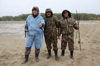 Сотрудники психоневрологической больницы отметили Всероссийский День трезвости рыбалкой на Иртыше